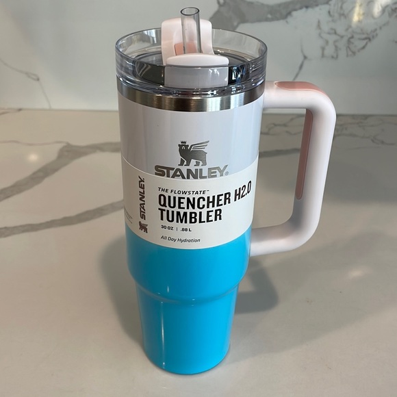 Stanley | Dining | Stanley 3 Oz Pool Ombre Flowstate Quencher H20 ...
